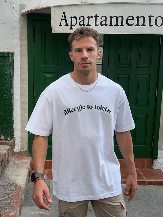 POSTAL Nº3 — ALLERGIC TO TOLETES