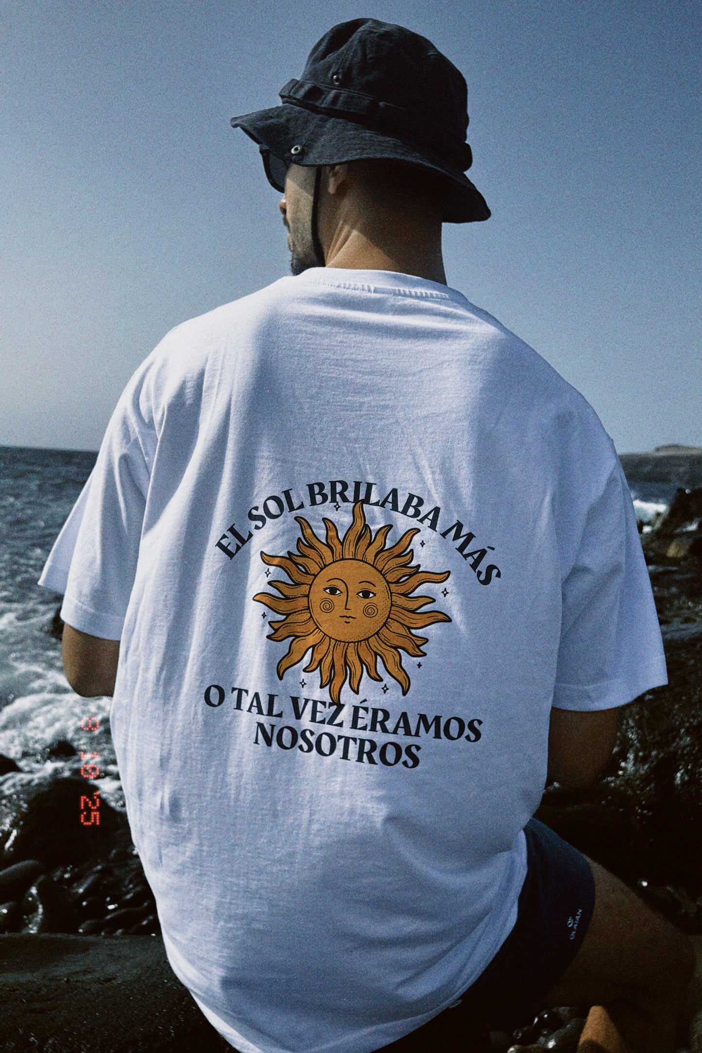 Camiseta El Sol Brillaba Más – Enralao Vibes