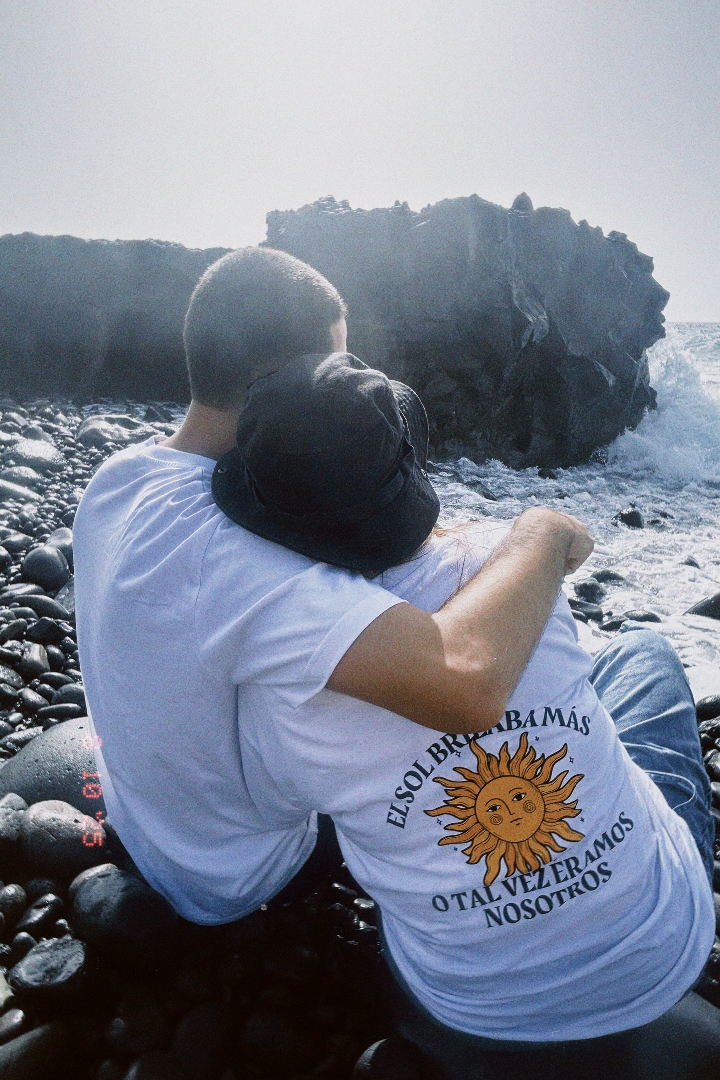 Camiseta El Sol Brillaba Más – Enralao Vibes